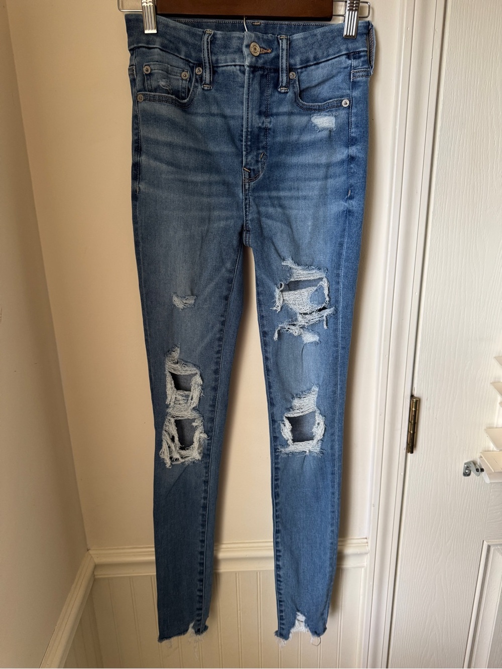 American Eagle Outfitters Ripped Blue Skinny Jeans Size 2L